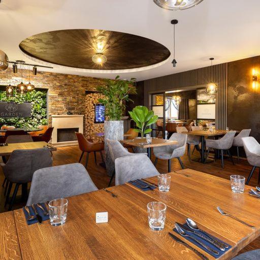 Garden Restaurant & Pension Pardubice Exterior photo